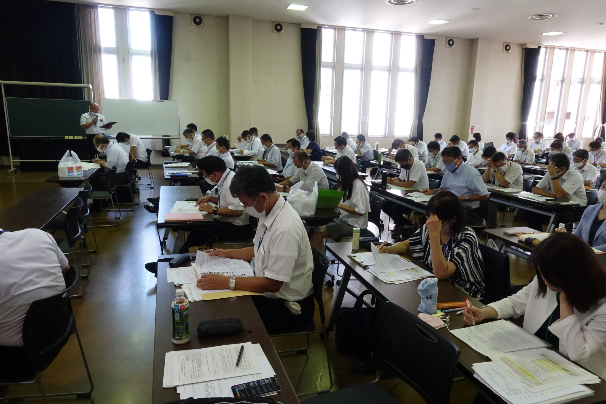 岡山市小学校長会 新しい時代を創造し，未来社会に夢と希望をもち，たくましく生きる児童の育成